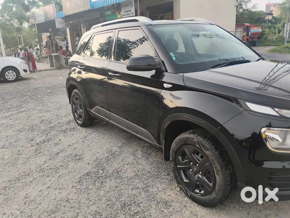 Hyundai Venue Petrol 2024