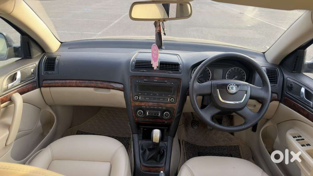 Skoda Laura Elegance 2.0 Tdi Cr Mt, 2010, Diesel