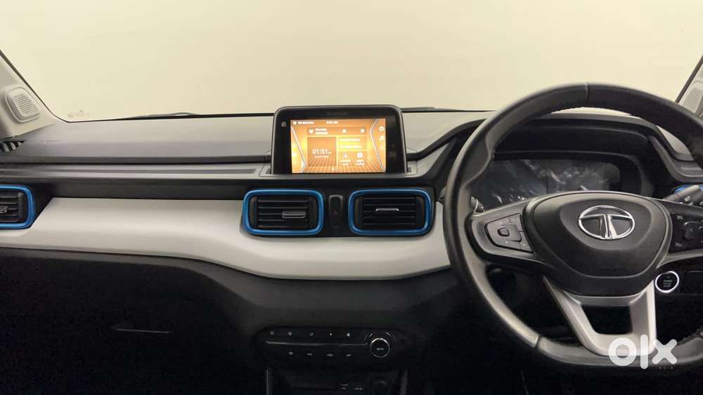 Tata Punch Creative Dual Tone Amt Sunroof, 2023, Petrol