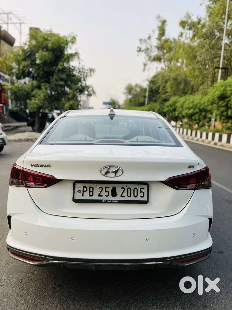 Hyundai New Verna, 2022, Petrol