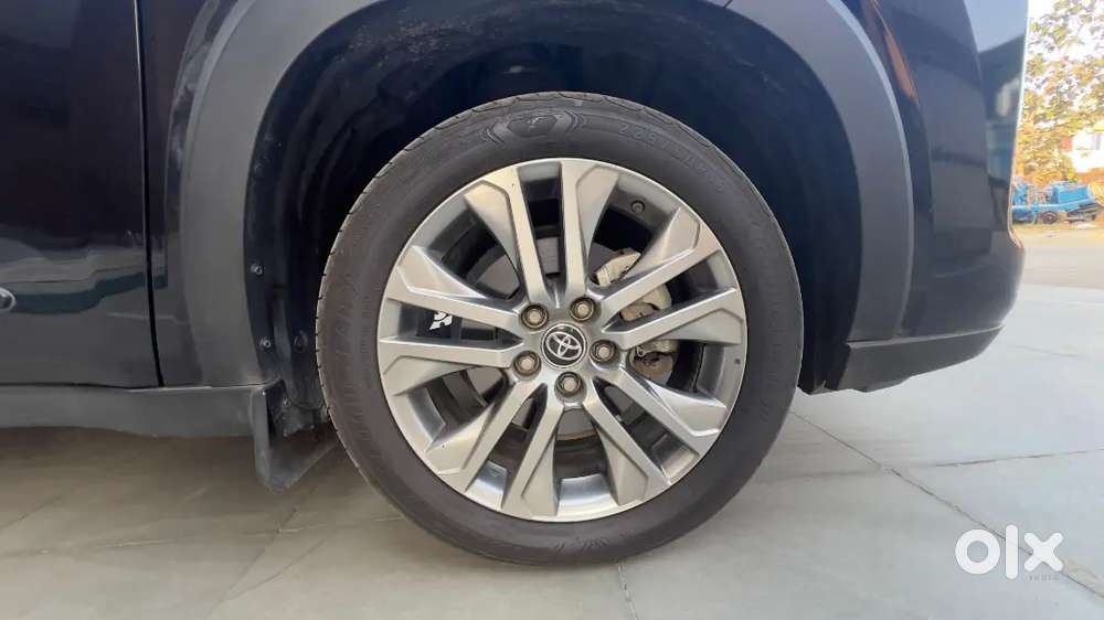 Toyota Innova Hycross Zx Top Model,  2023