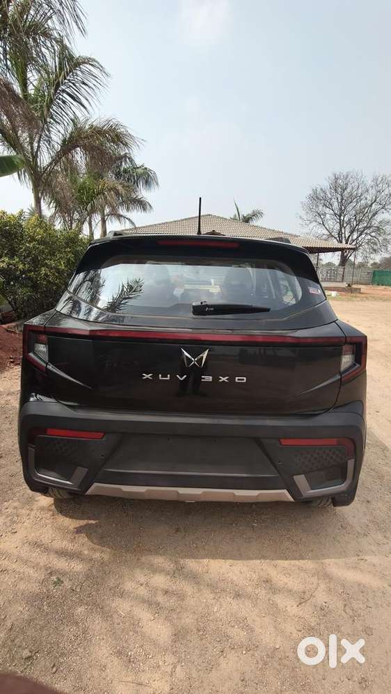 Mahindra Car Petrol 2025