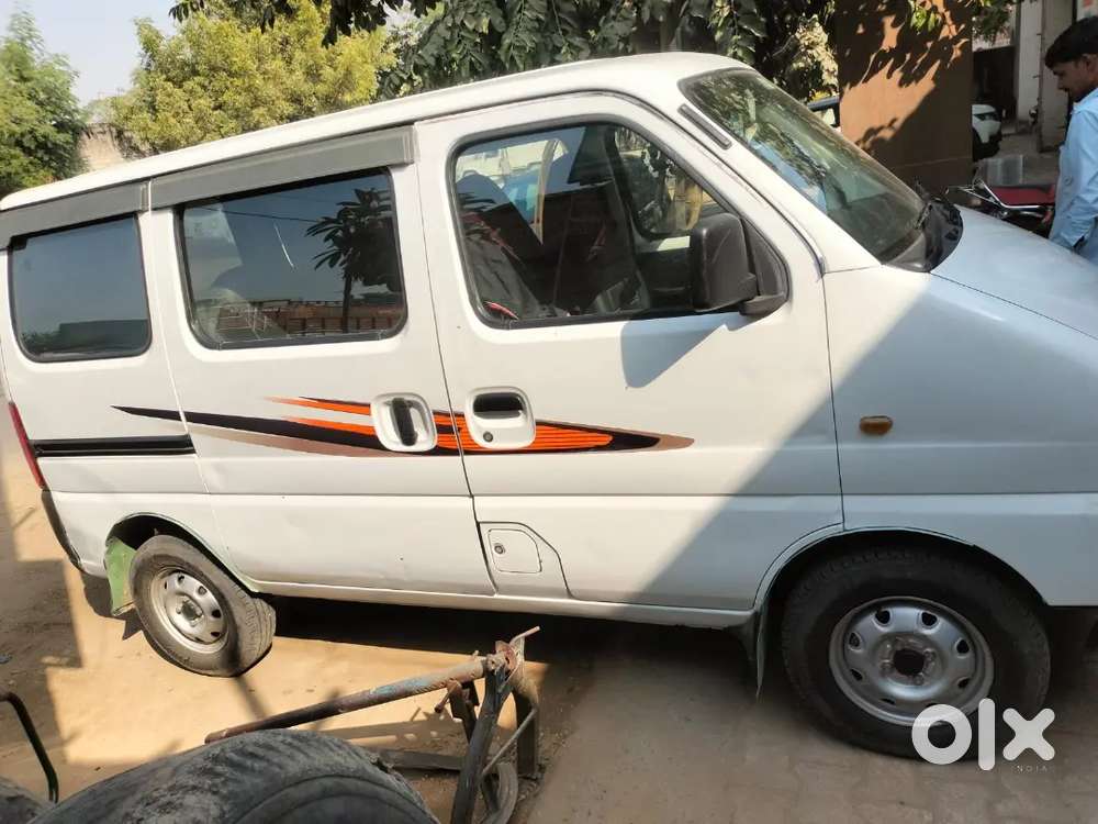 Muhje Pese Ki Jrurat H Ji Isliye Gadi Bech Rahe Hai