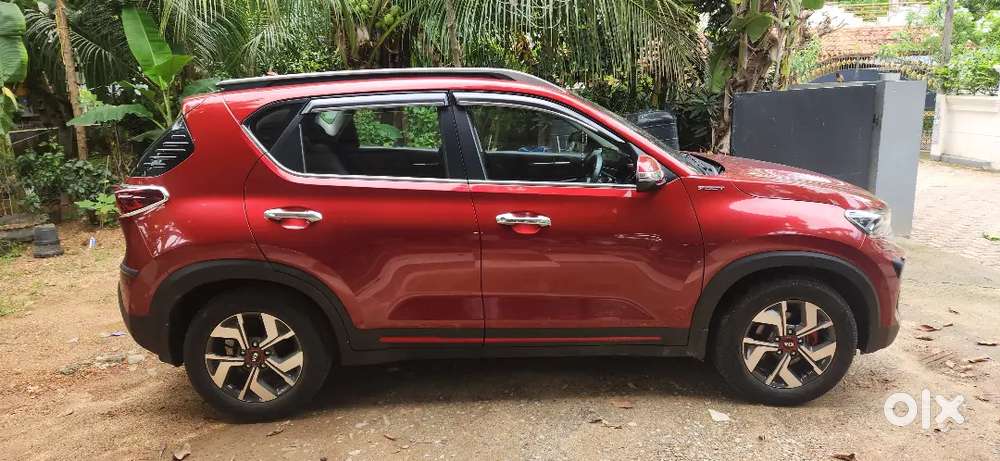 Doctor Owned Kia Sonet Full Option Petrol Automatic