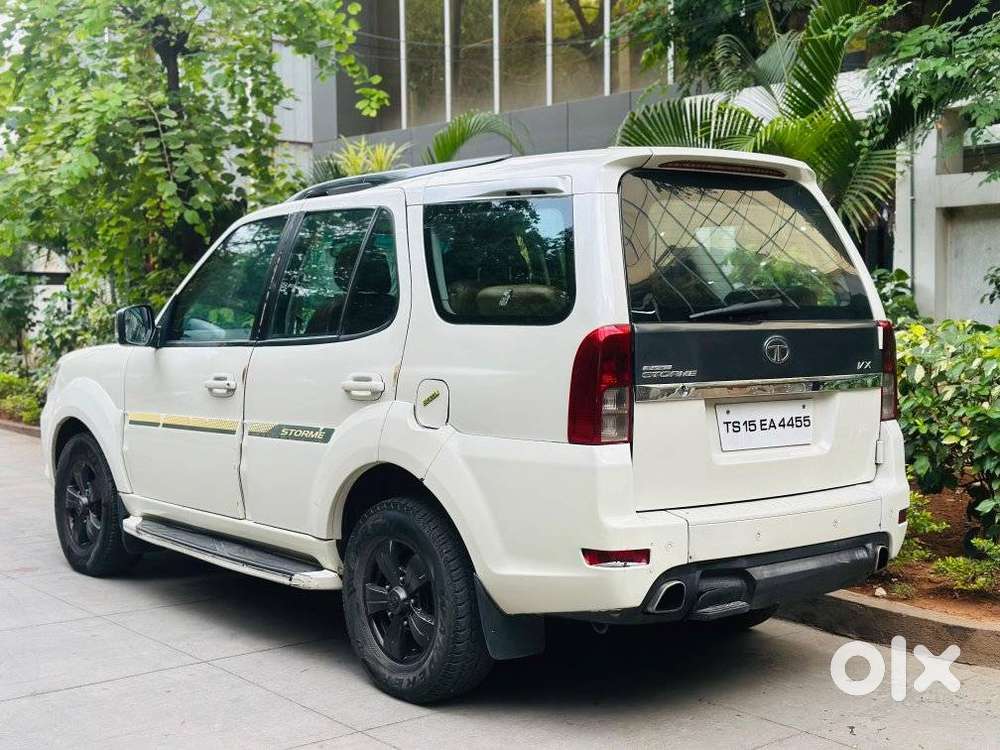 Tata Safari Storme, 2014, Petrol