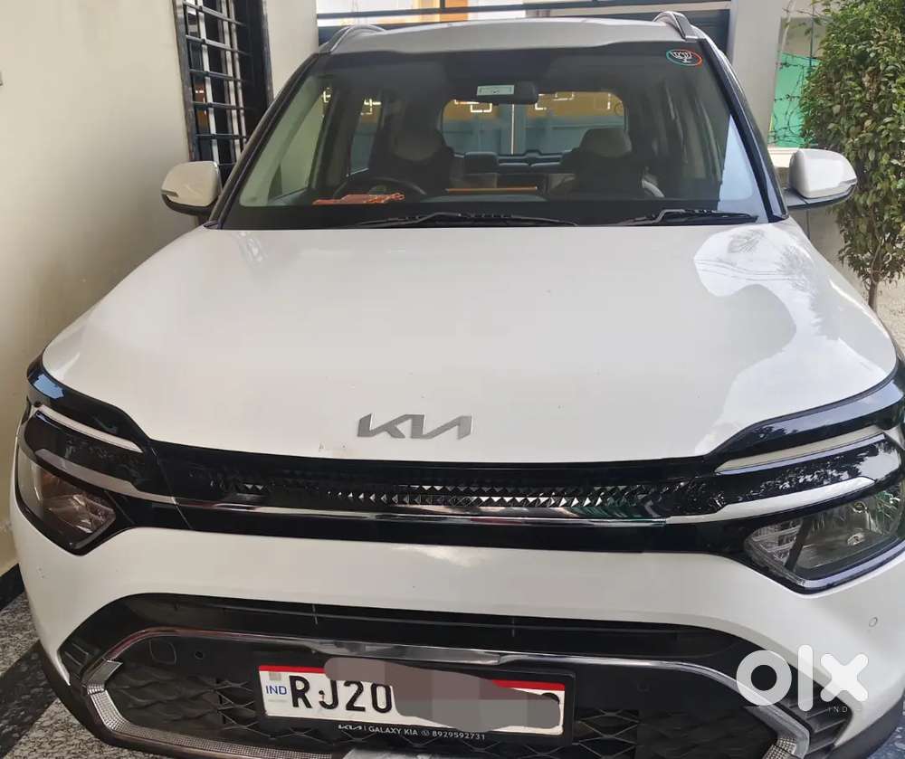 Kia Carens Luxury 2023