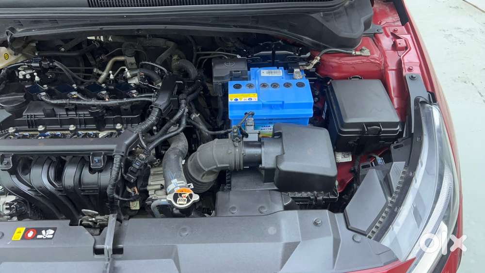 Hyundai New I20 1.2 Asta (o) Mt Dual Tone, 2023, Petrol