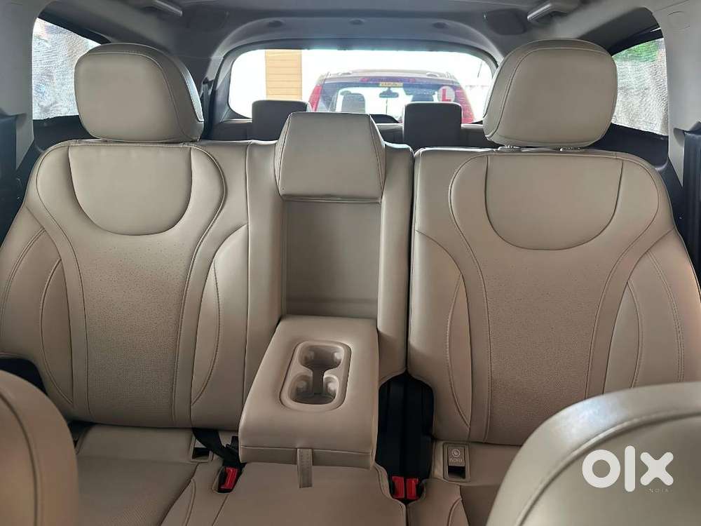 Mahindra Xuv700 Ax7 2023 Car