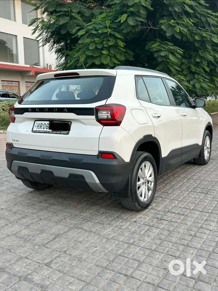Skoda Kylaq Signature, 2025, Petrol