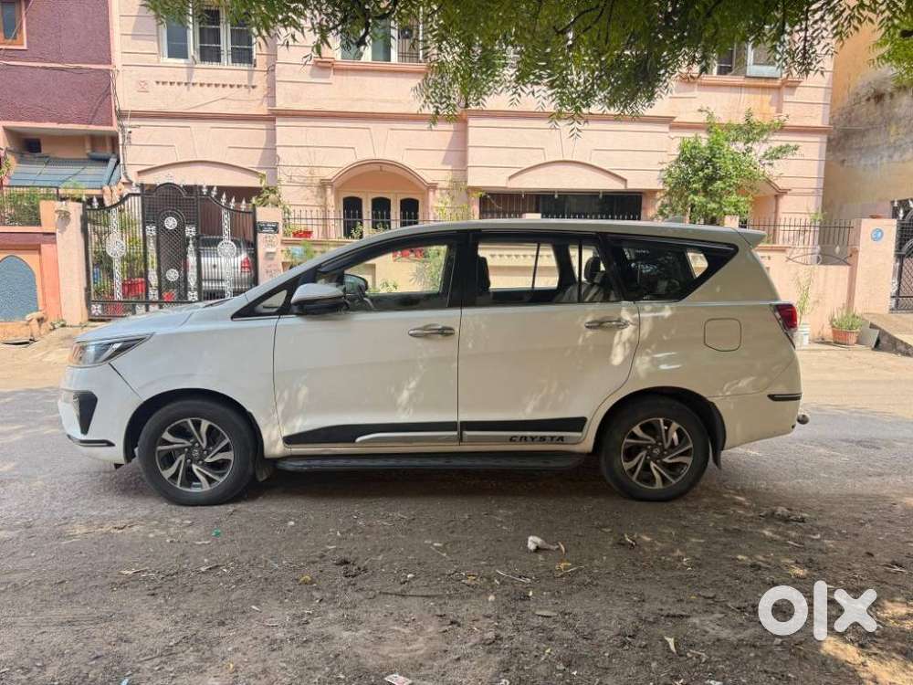 Toyota Innova Crysta [2020-ongoing] 2.7 Gx Mt 8 Str, 2022, Diesel