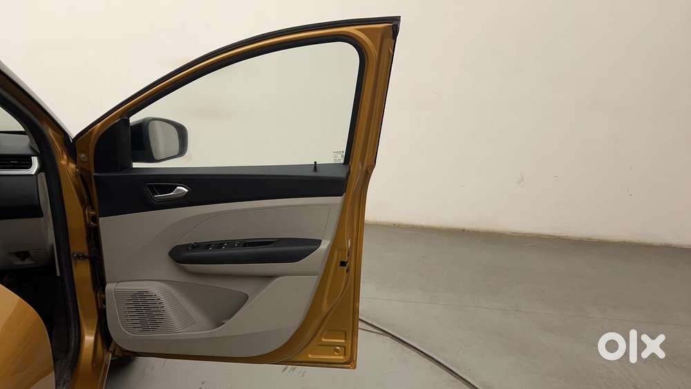 Renault Triber 1.0 Rxz Dual Tone, 2022, Petrol