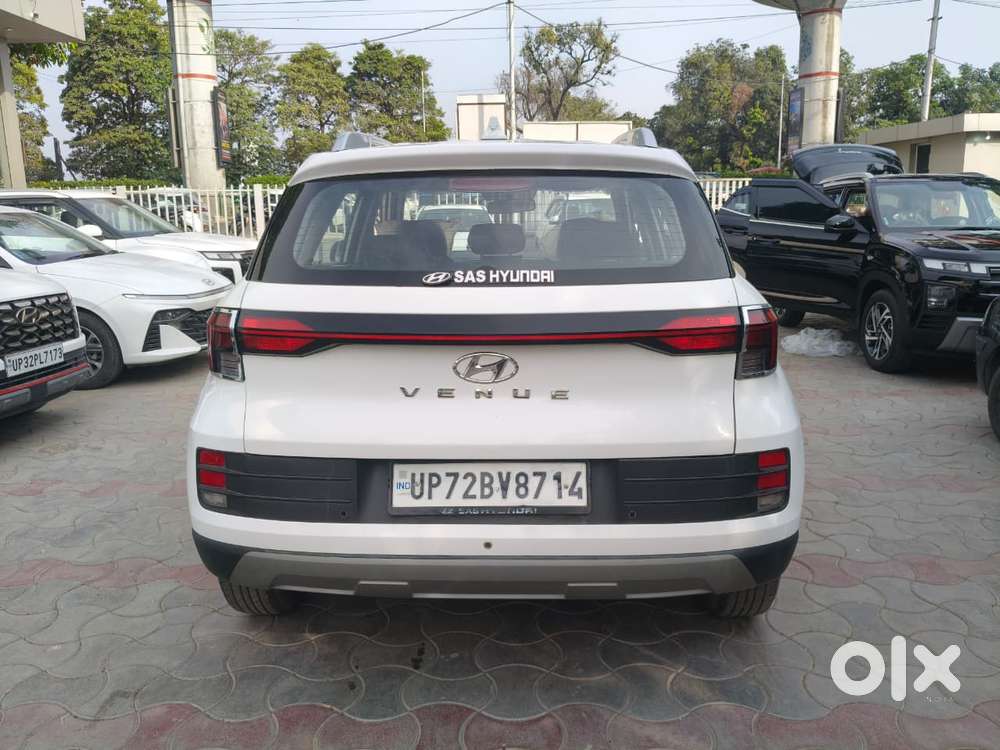 Hyundai Venue 1.2 S Plus, 2023, Petrol