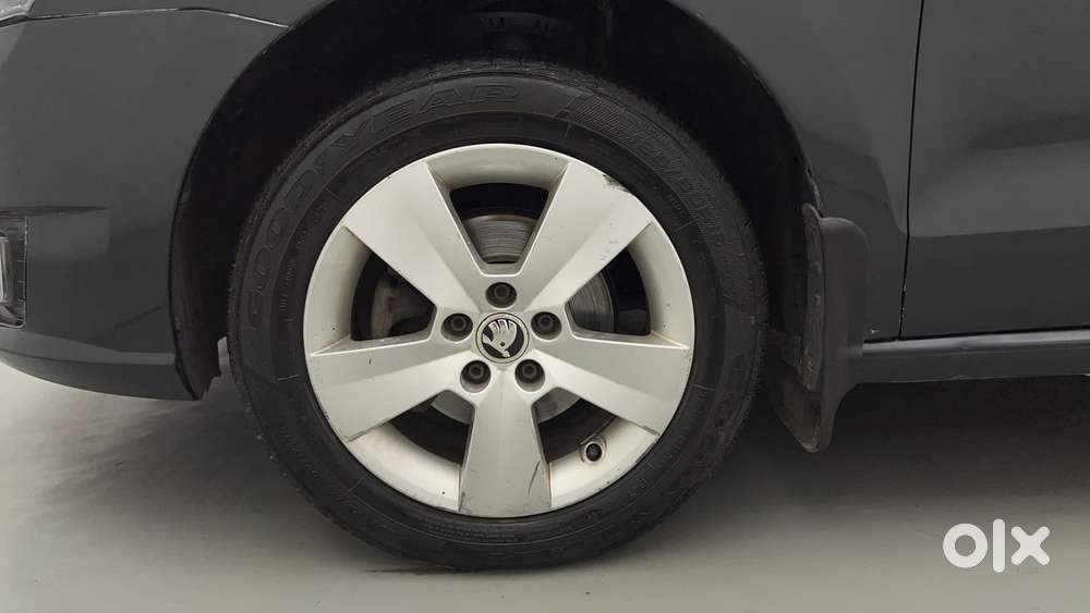 Skoda Rapid 1.6 Mpi At Style, 2017, Petrol