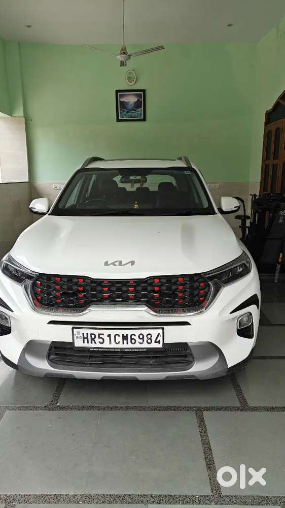 Htk + Turbo 1.0 Imt ( Sunroof )  Brand New Condition