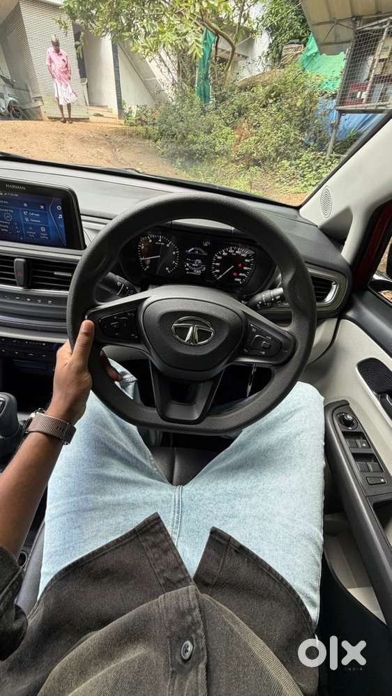 Tata Altroz Petrol 2023