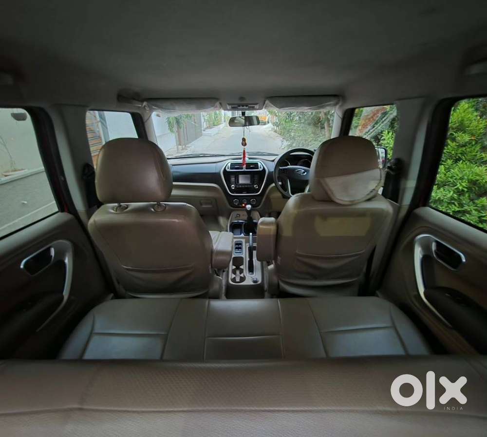 Mahindra Tuv 300 Mhawk100 T8 Dual Tone, 2017, Diesel