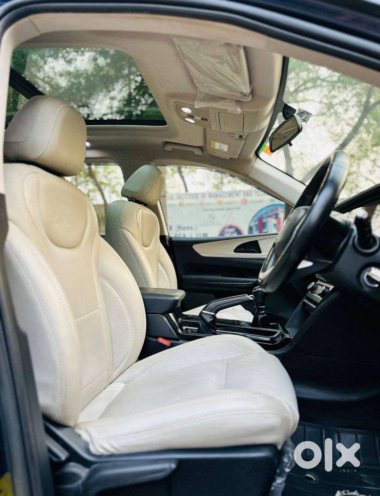 Mahindra Xuv700 2.2 Ax 5 Diesel Mt 7 Str, 2022, Diesel