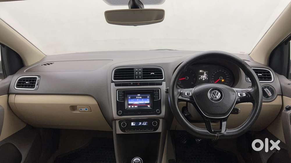 Volkswagen Vento 1.6 Highline, 2016, Petrol