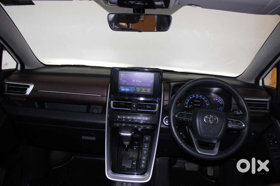Toyota Innova Hycross 2.0 Vx Hybrid 8 Str, 2023, Petrol