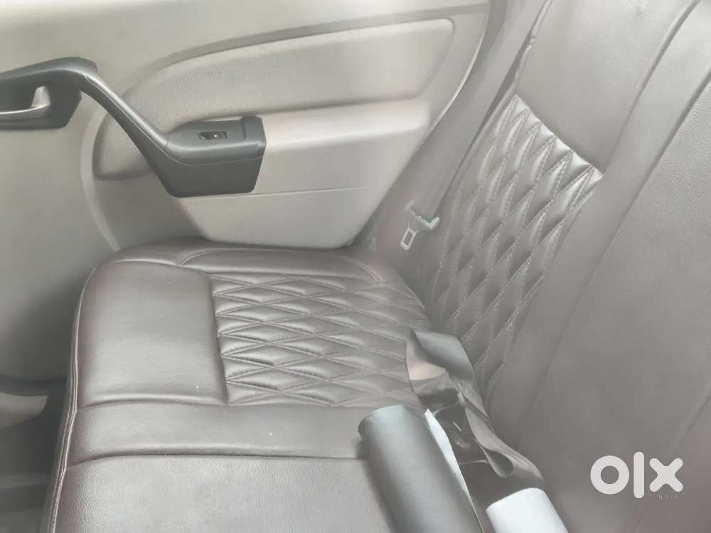 Mahindra E Verito 2022 Car