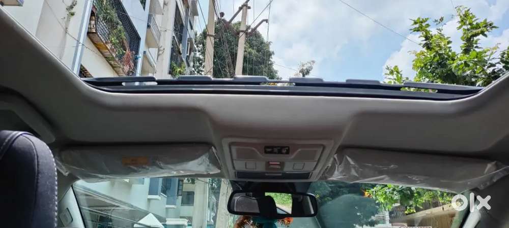 Tata Nexon Creative Plus S Duel Tone Red Colour With Black Roof
