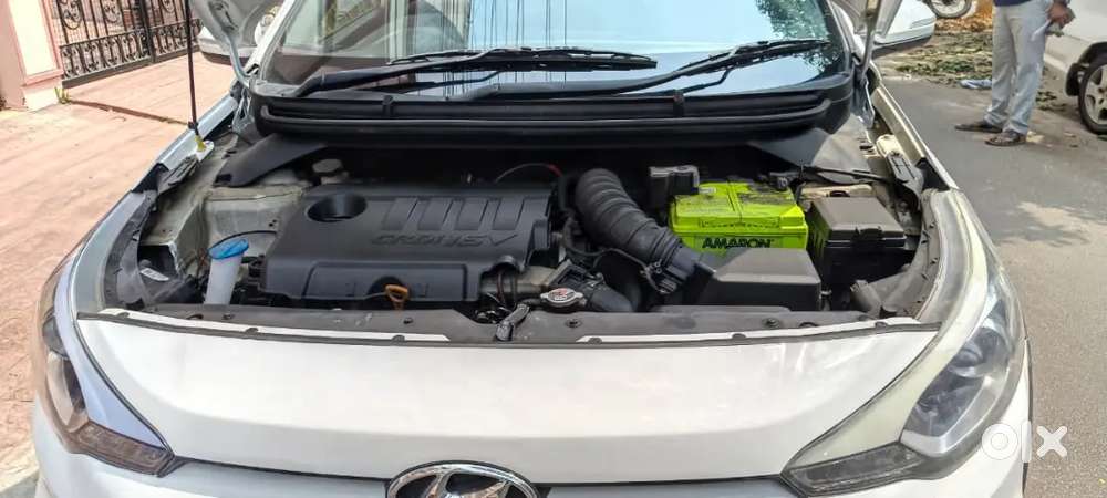 High End Version Hundai I20 Active, Well Maintained, Zero Complaints