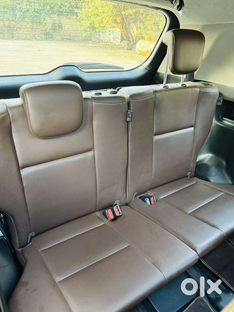 Toyota Innova Hycross