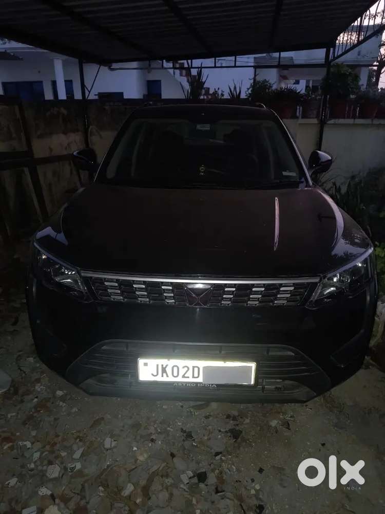 Mahindra Xuv300 1.2 W6 Petrol 2023