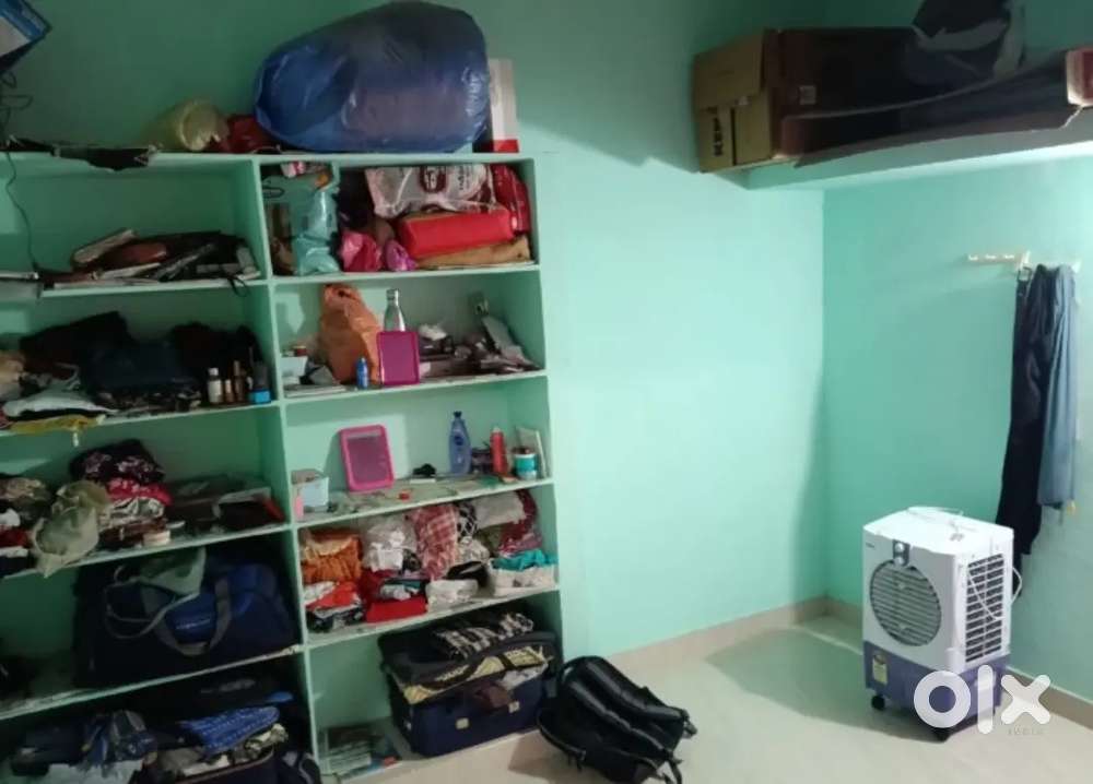 1Rk for rent, ladies bachelors are allowed