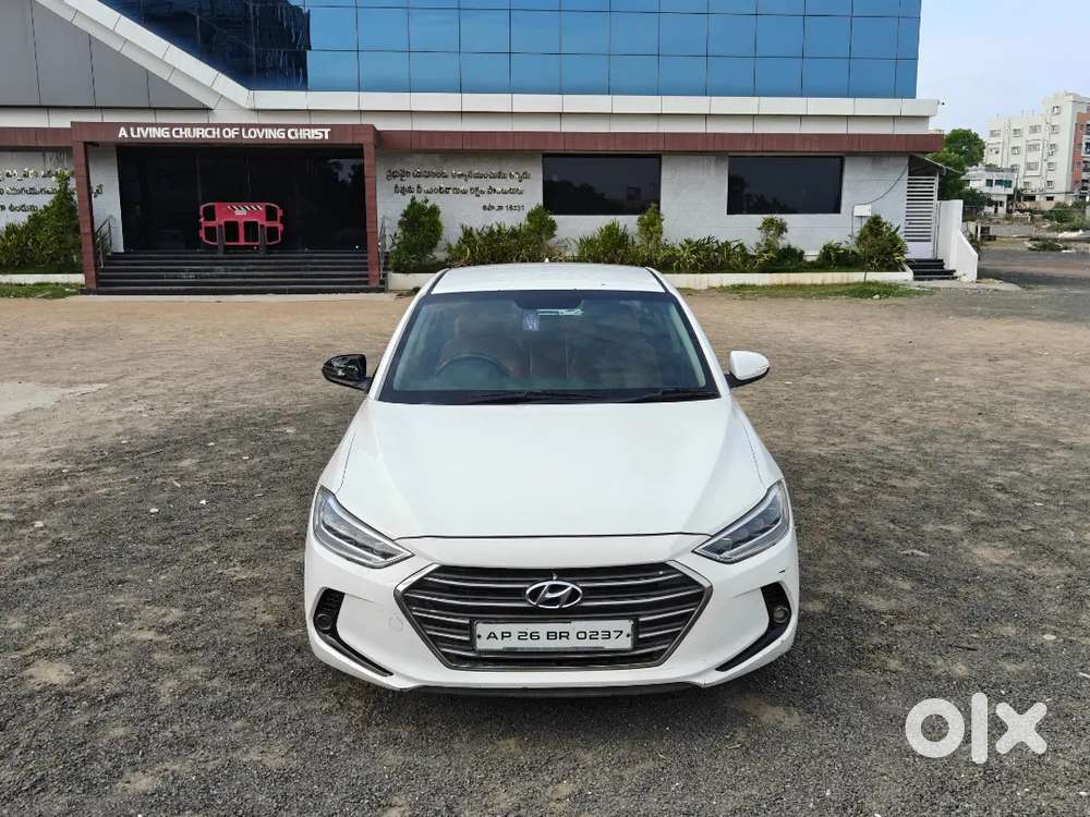 Hyundai New Elantra 2016 Diesel 132000 Km Driven