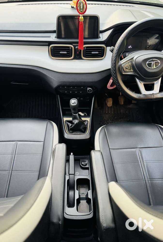 Tata Punch Accomplished Dazzle Mt Sunroof, 2023, Cng & Hybrids