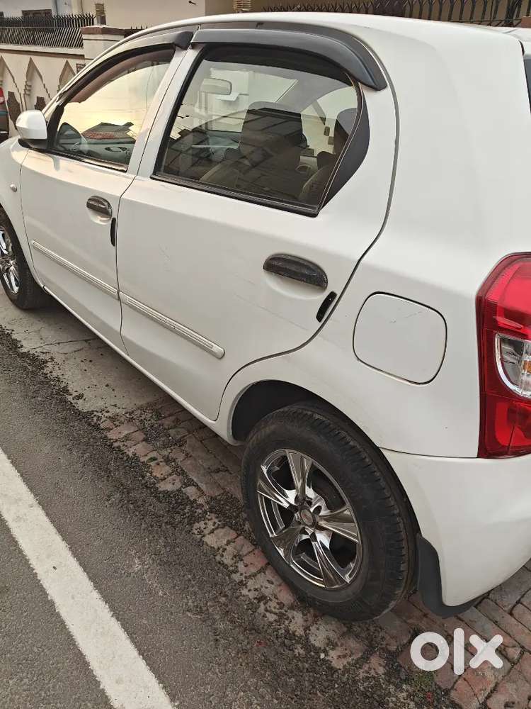Toyota Etios Liva G 2015