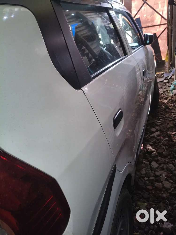 1 Saal Gari Chala H Gaari Government Office Me Chalta Tha