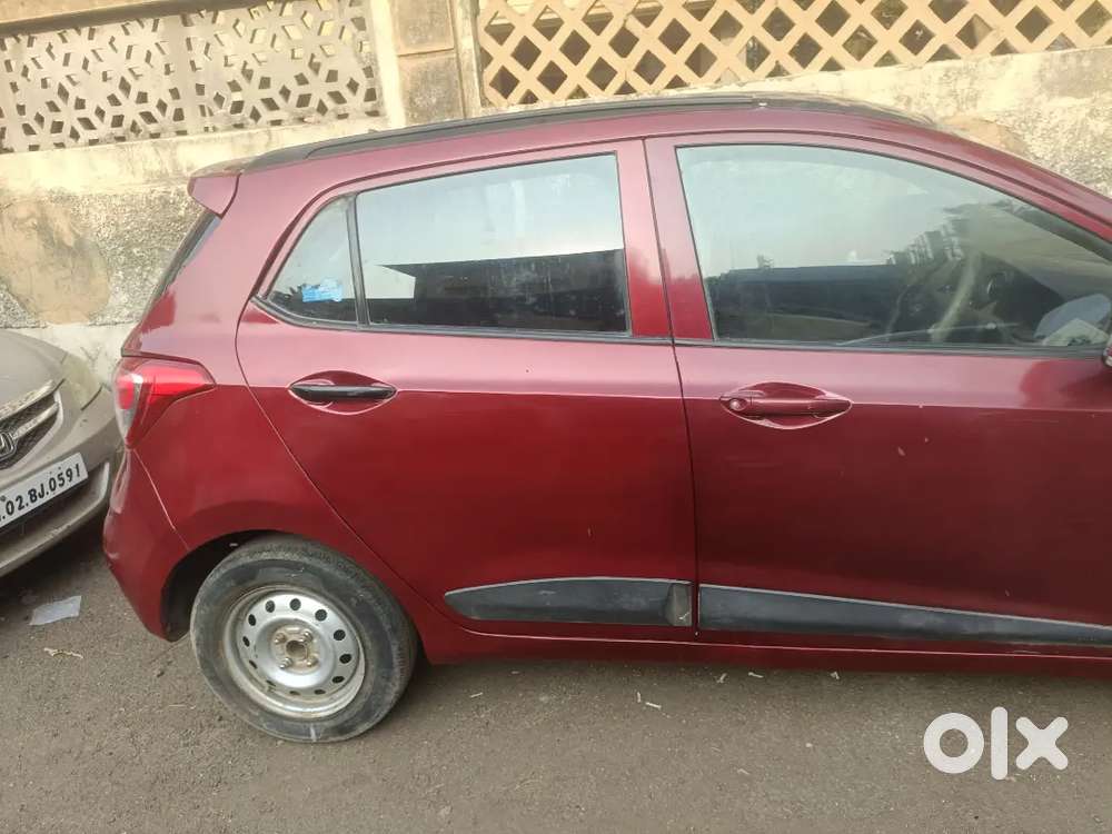 Hyundai Grand I10 2017 Petrol 95000 Km Driven