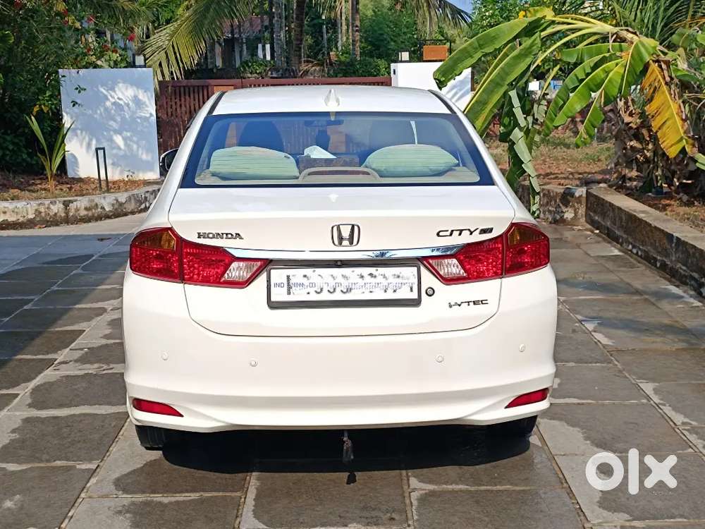 2015 Honda City V Mt (petrol) – 100% Dealer Serviced! , Single Owner.