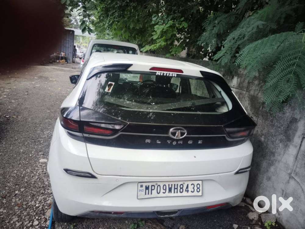 Tata Altroz 1.2 Xe, 2021, Petrol