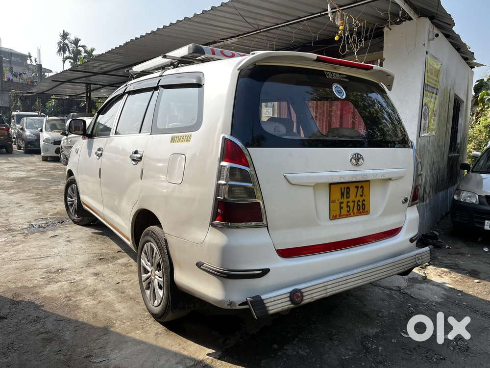 Toyota Innova 2.5 G (diesel) 8 Seater Bs Iv, 2015, Diesel