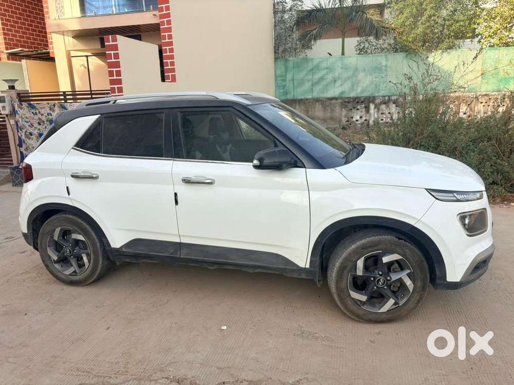 2020 Hyundai Venue 1.2l Cng/petrol Excelent Condition