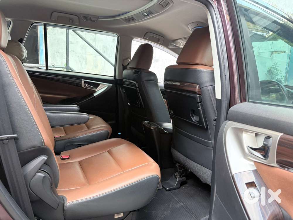 Toyota Innova Crysta 2.8 Gx At 8 Seater, 2023, Diesel