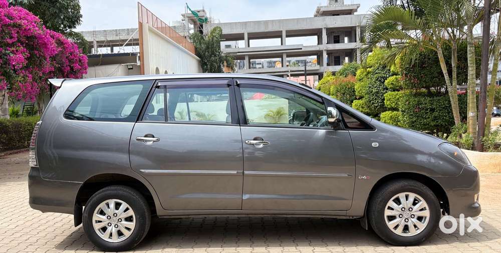 Toyota Innova 2.5 Vx 8 Str Bs-iii, 2009, Diesel