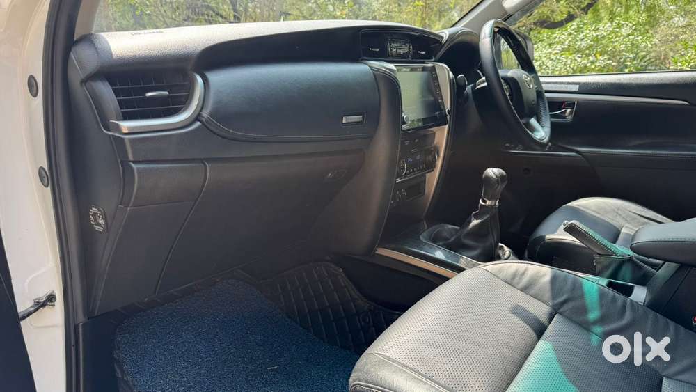 Toyota Fortuner [2021-ongoing] 2.8 2wd Diesel Mt, 2023, Diesel