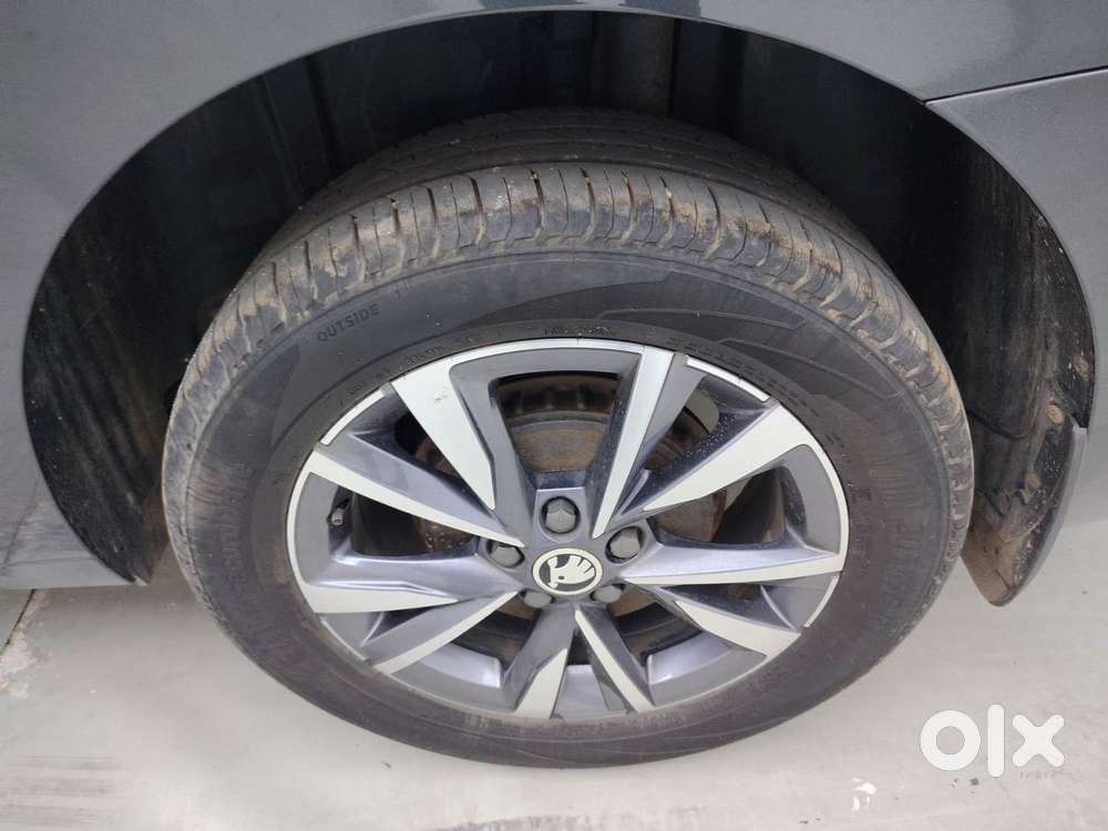 Skoda Slavia Style 1.0l Tsi Mt, 2023, Petrol