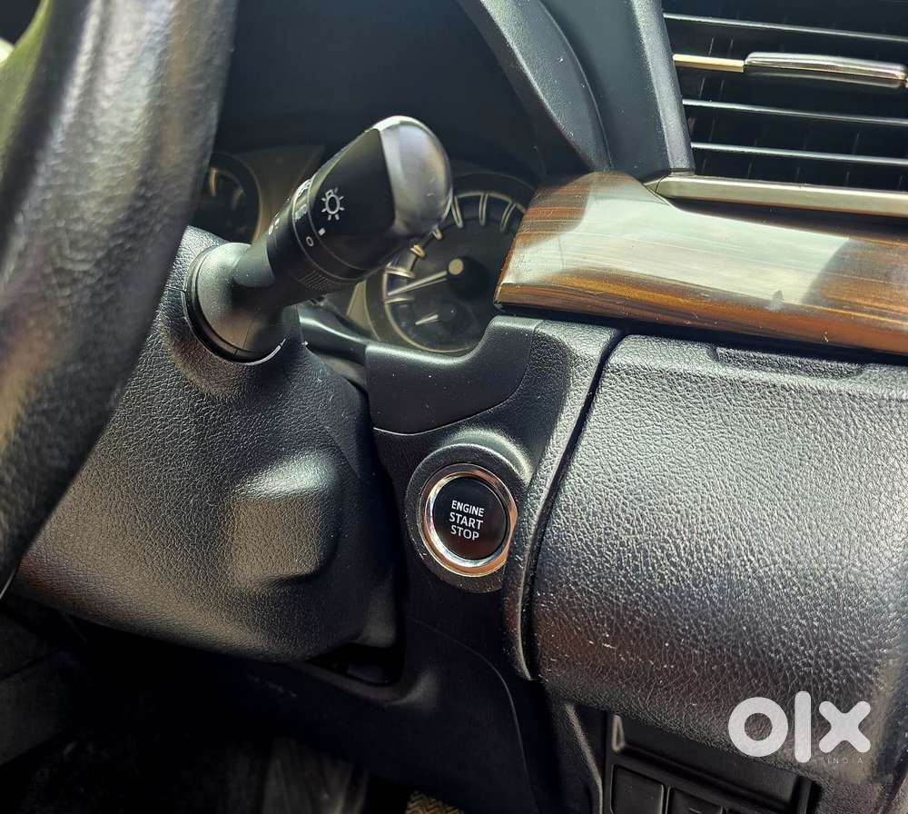 Toyota Innova Crysta 2.8 Zx At 7 Seater, 2016, Diesel