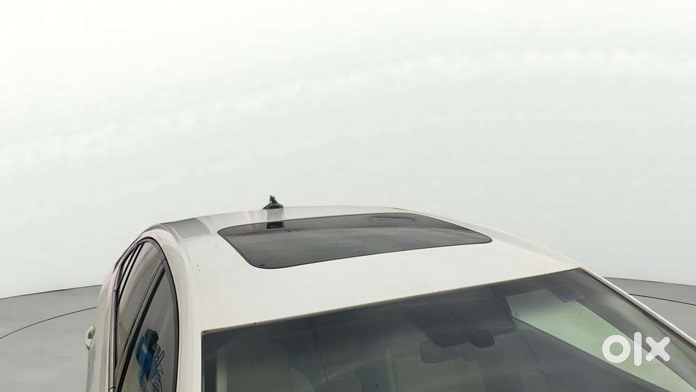 Skoda Slavia Style 1.0l Tsi Mt, 2022, Petrol