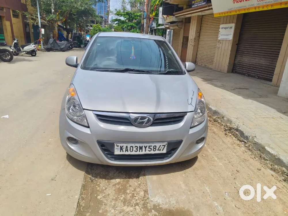Hyundai I20 Sportz Petrol 2011