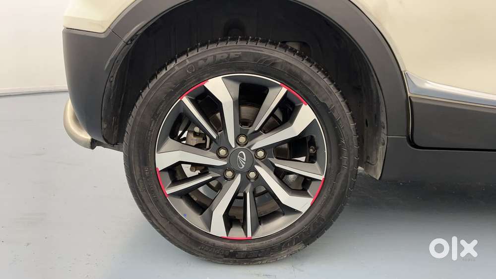 Mahindra Xuv300 W8 (o) 1.5 Diesel Amt, 2021, Diesel