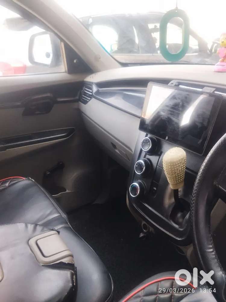 Mahindra Kuv 100 2016