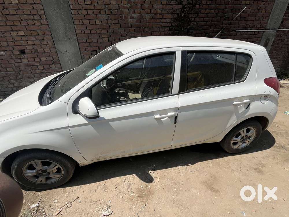 Hyundai I20 2010-2012 1.4 Asta At With Avn, 2010, Petrol