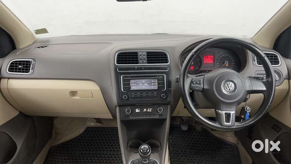 Volkswagen Vento 2010-2013 Petrol Highline, 2014, Petrol