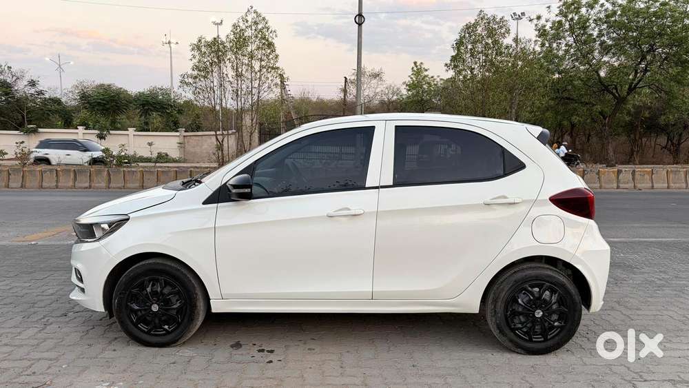 Tata Tiago 1.2 Revotron Xt (o), 2022, Petrol